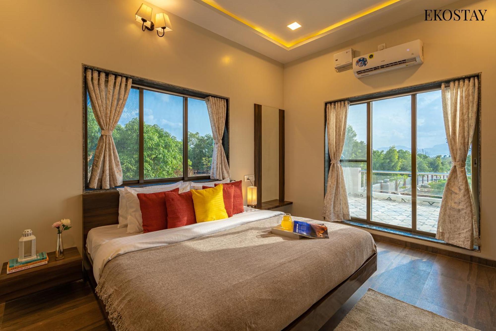 Ekostay Gold Palm Estate I Cricket Turf I Rain Dance I 2 Acre Property Карджат Экстерьер фото