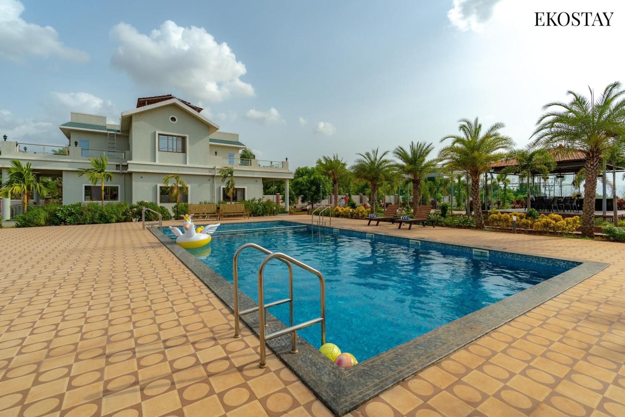 Ekostay Gold Palm Estate I Cricket Turf I Rain Dance I 2 Acre Property Карджат Экстерьер фото
