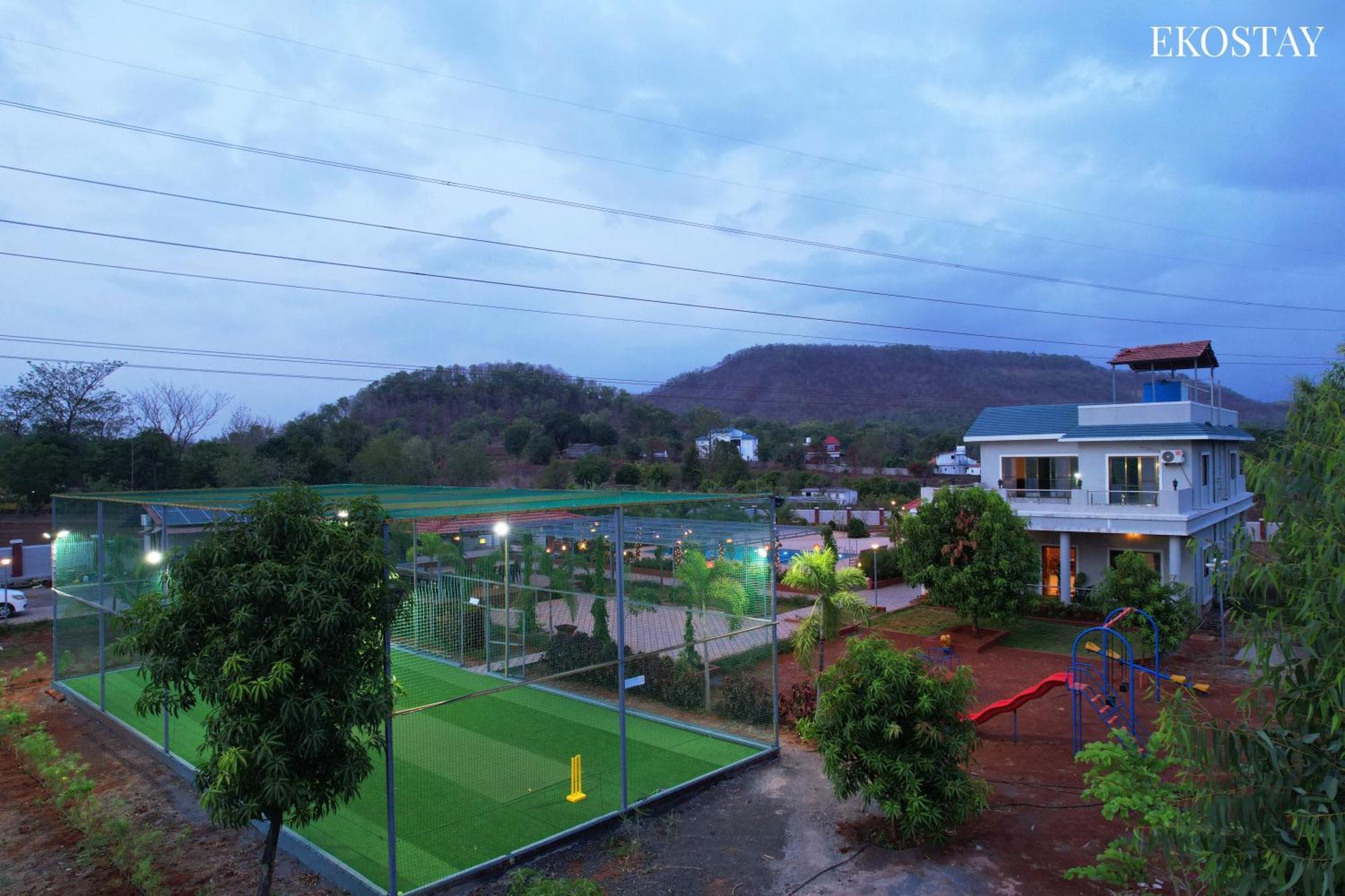 Ekostay Gold Palm Estate I Cricket Turf I Rain Dance I 2 Acre Property Карджат Экстерьер фото